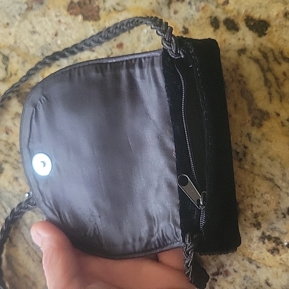 Velour Super cute black crossbody bag - Picture 5 of 9